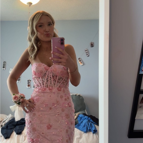 Prom dress - Picture 4 of 4